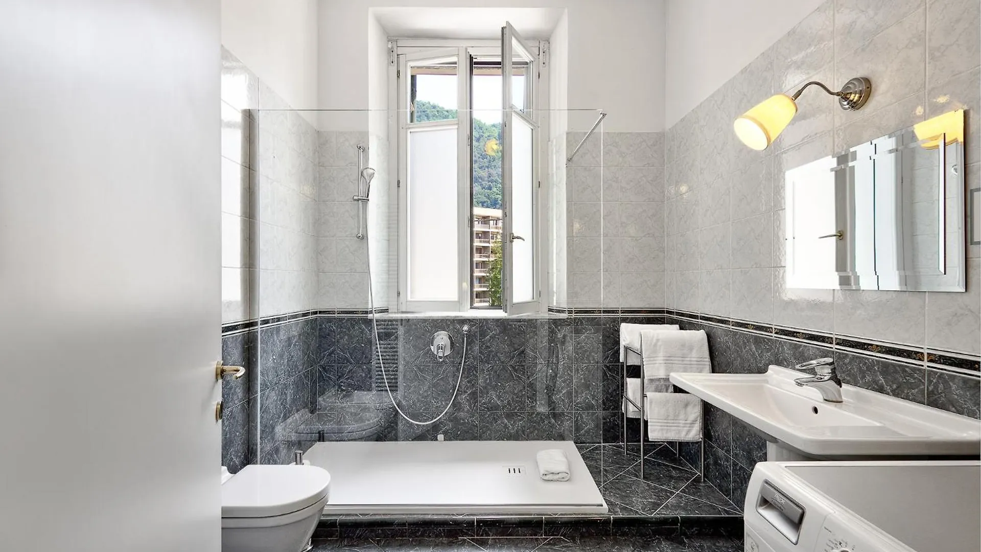 Three-Room Apartment In Como Center 0*,  Italy