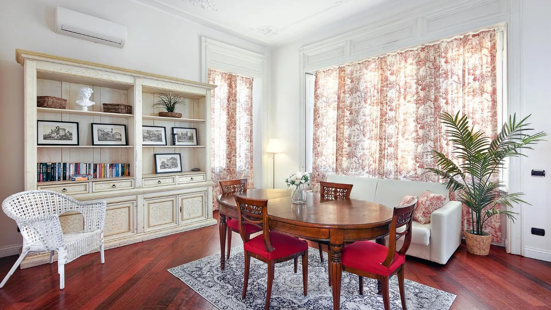 Three-Room Apartment In Como Center Italy